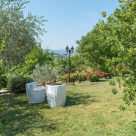 Villa Pratoline 8, Emma