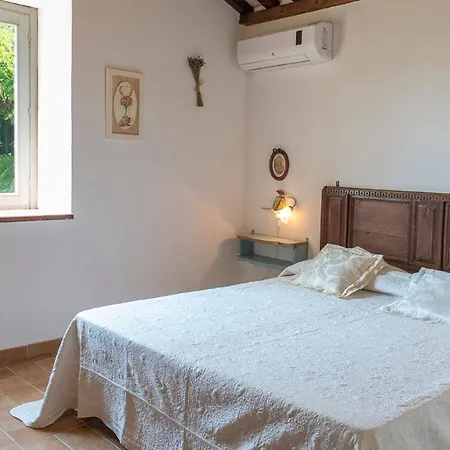 Villa Pratoline 8, Emma