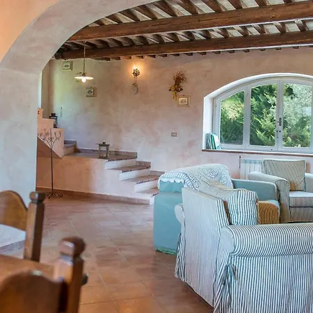 Villa Pratoline 8, Emma *
